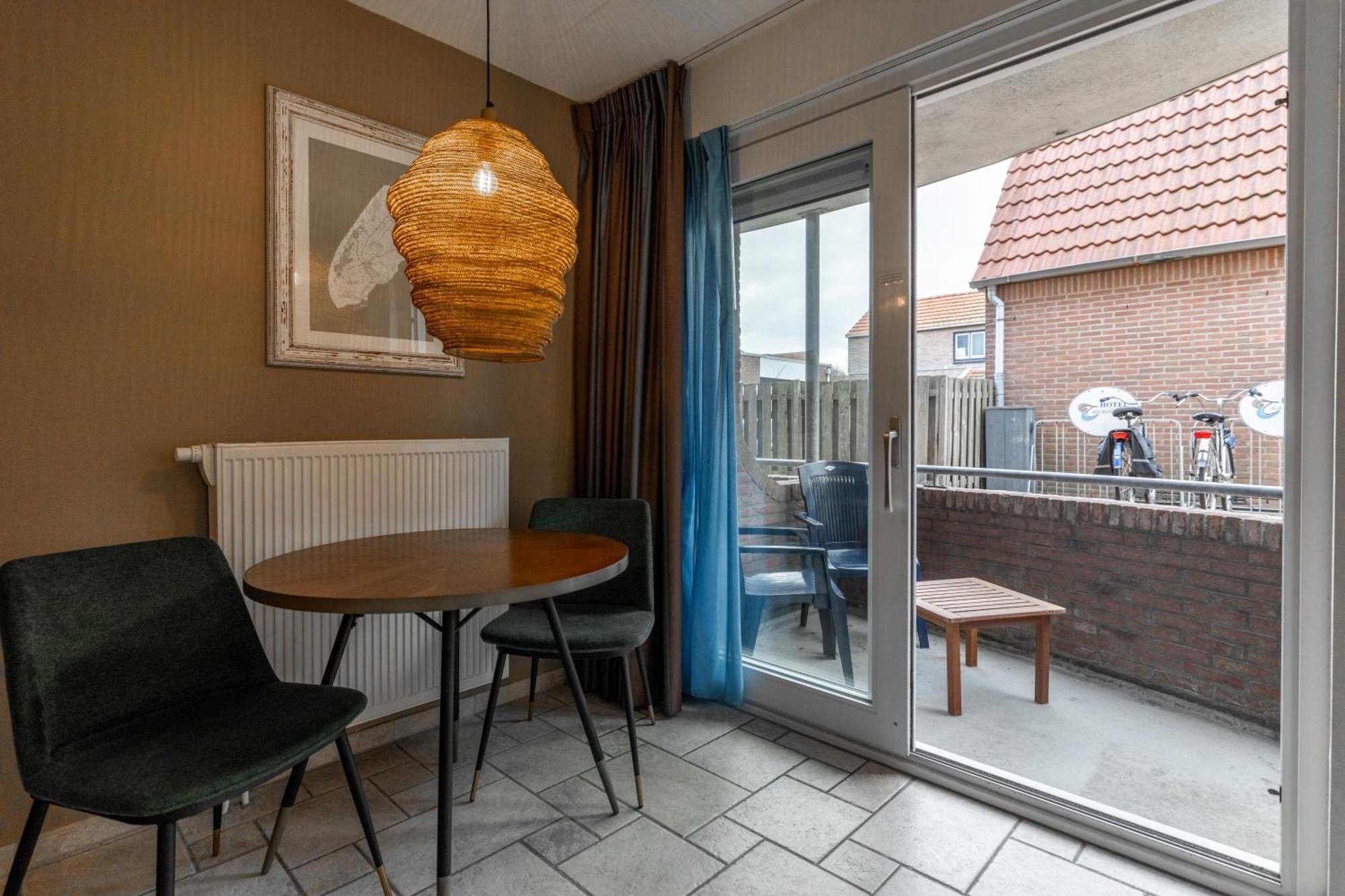 Hotel Tesselhof De Koog  Esterno foto